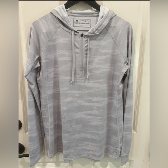 Anetik Tops - ANETIK Low Pro Tech Camo Hooded Women's Alloy Hooded long sleeve large UPF30